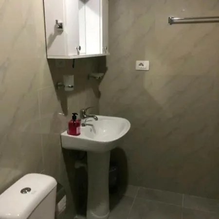 Miziriguesthouse Maison d'hôtes Gjirokastër