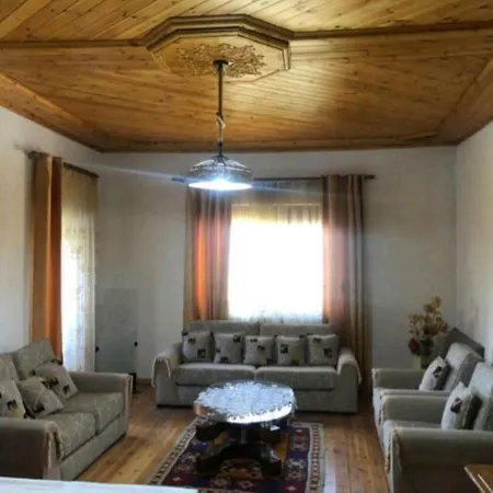 Miziriguesthouse 3* Gjirokastër