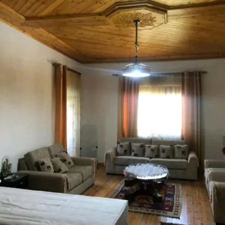 Miziriguesthouse 3* Gjirokastër