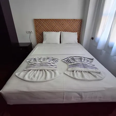 Miziriguesthouse Maison d'hôtes Gjirokastër