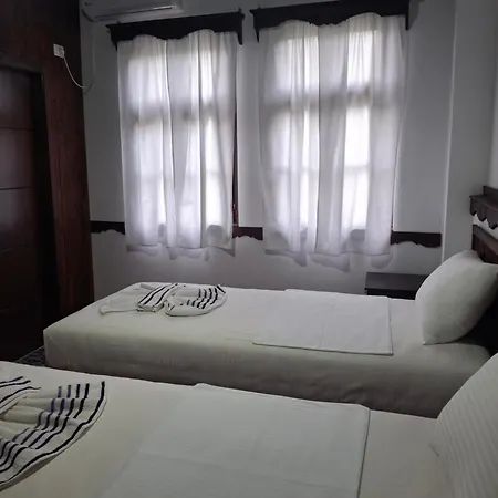 Miziriguesthouse Pensionat Gjirokastër