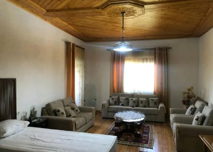 Miziriguesthouse 3* Gjirokaster
